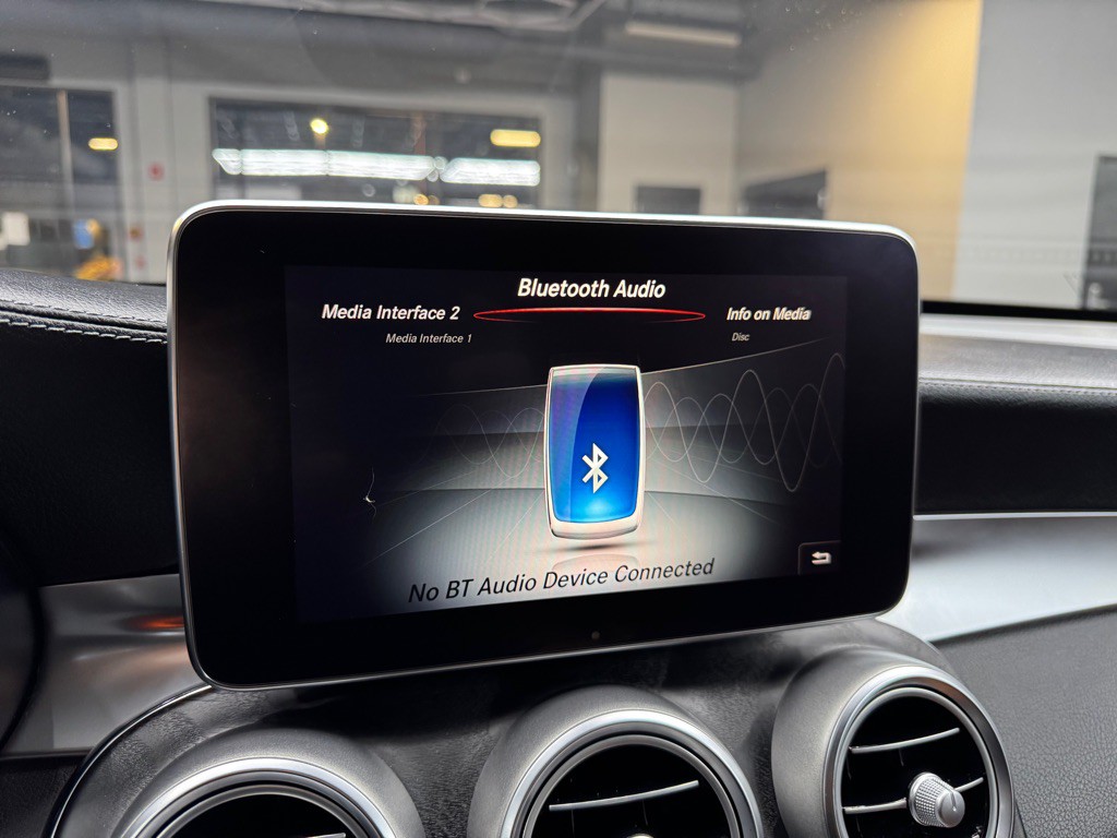 2017 Mercedes-Benz GLC-Class Image 32