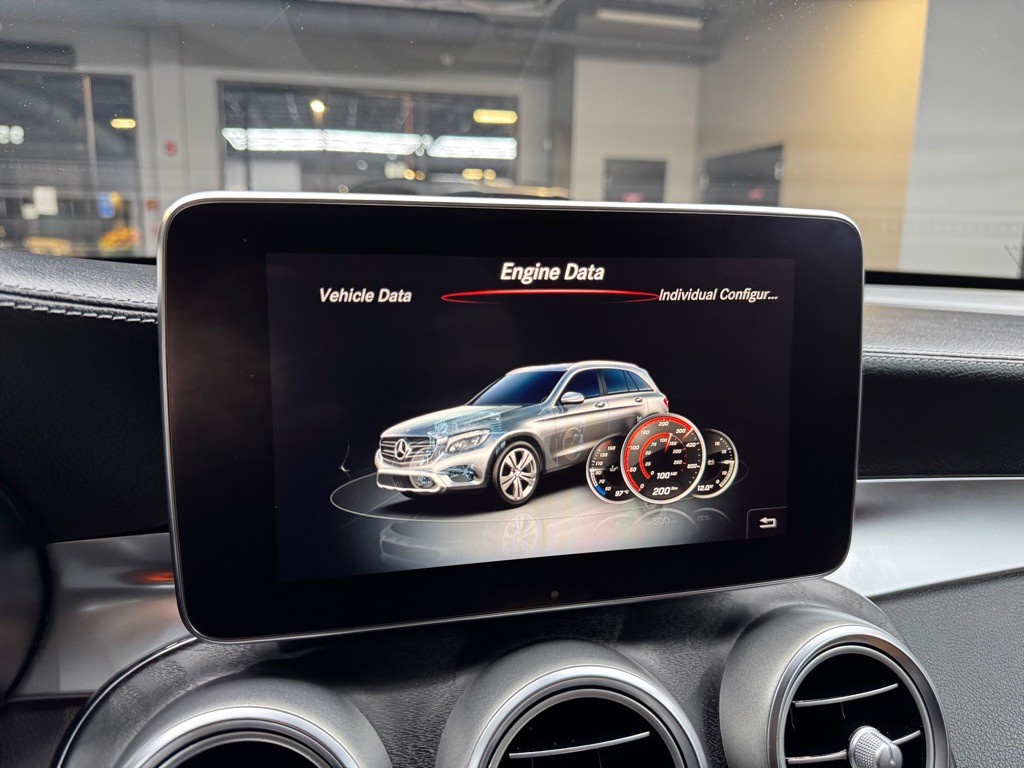 2017 Mercedes-Benz GLC-Class Image 33