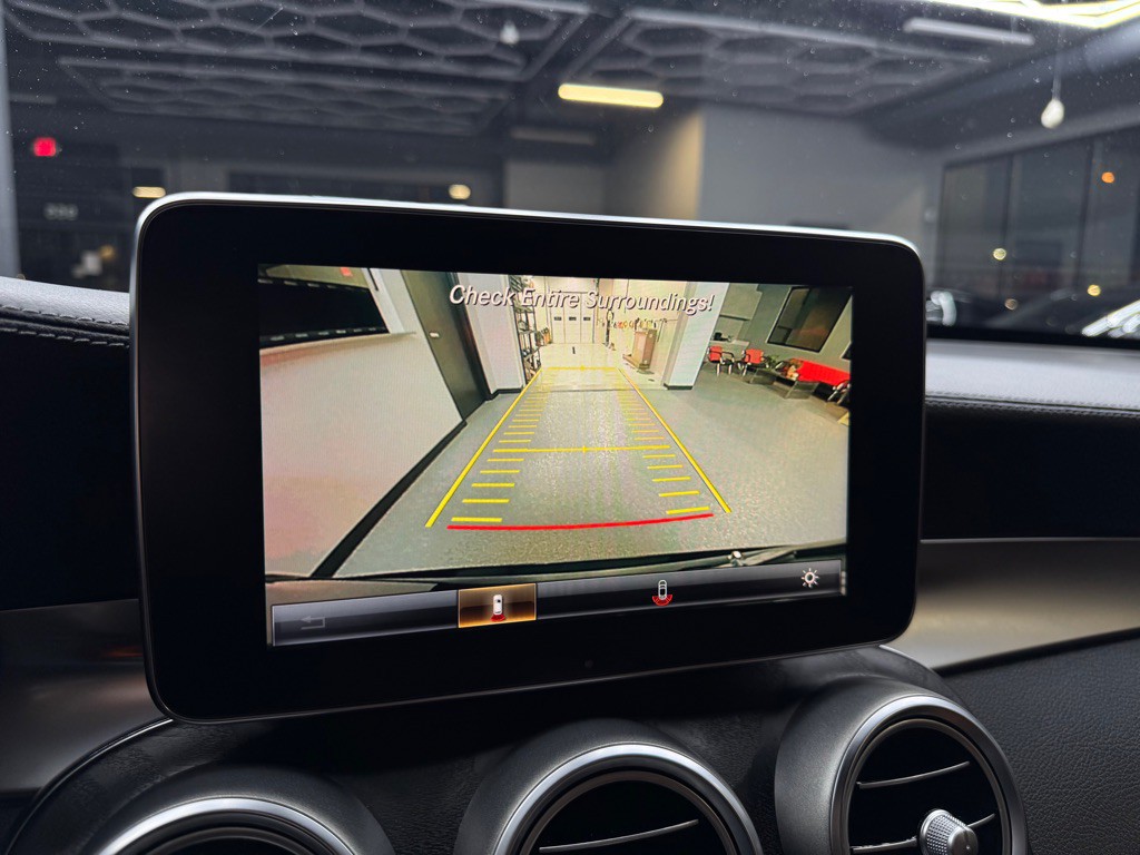 2017 Mercedes-Benz GLC-Class Image 35