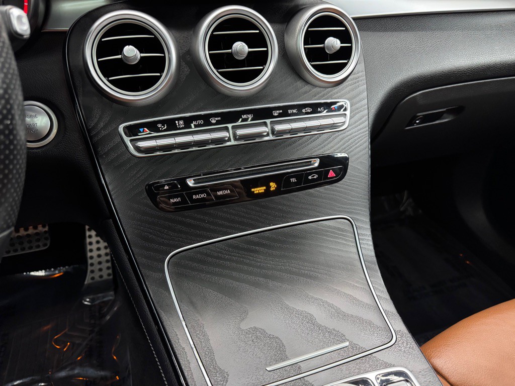 2017 Mercedes-Benz GLC-Class Image 36