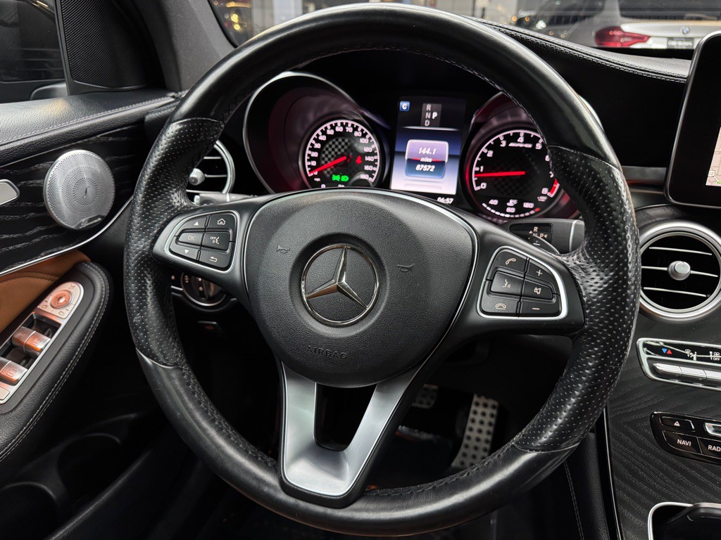 2017 Mercedes-Benz GLC-Class Image 39