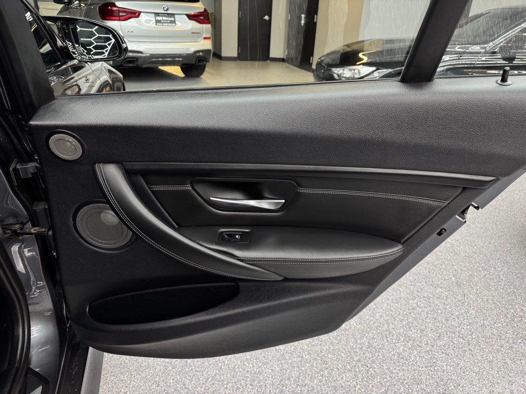 2015 BMW M3 Image 29