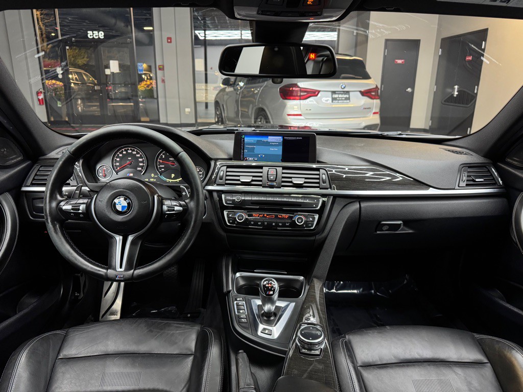 2015 BMW M3 Image 34