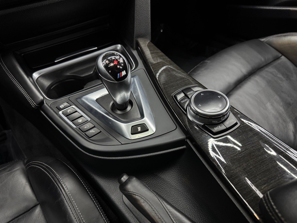 2015 BMW M3 Image 40