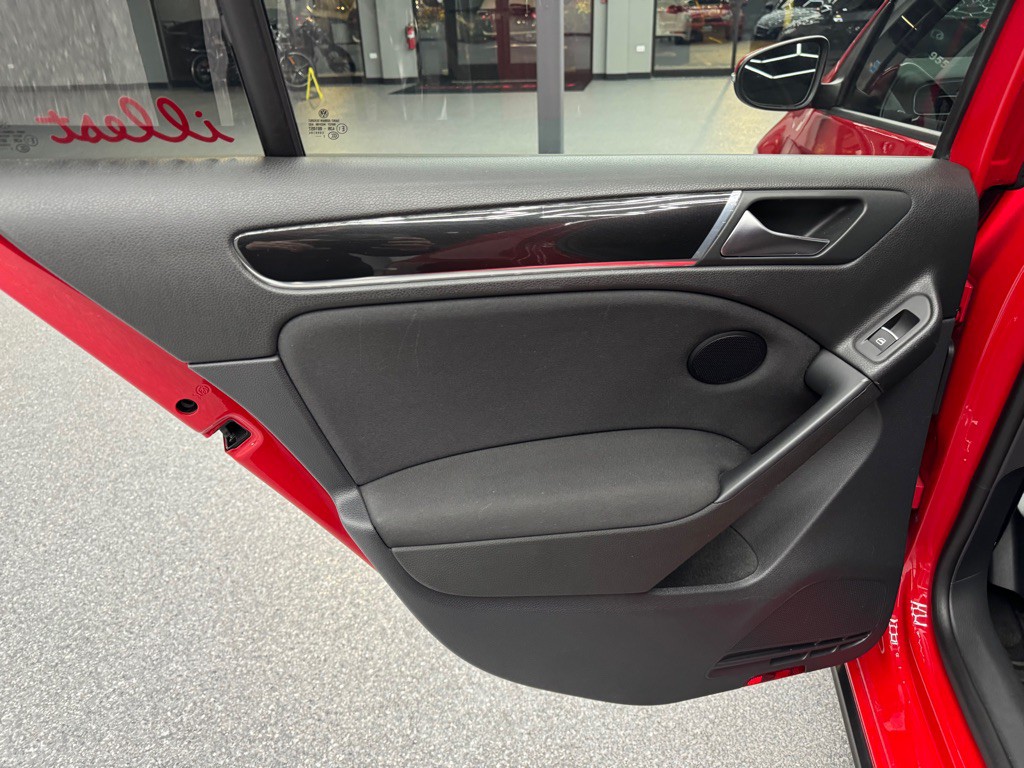 2013 Volkswagen GTI Image 14