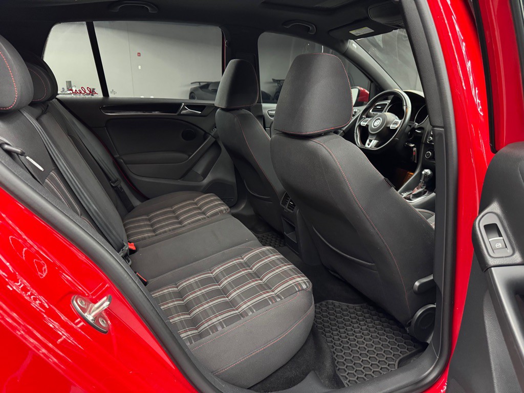 2013 Volkswagen GTI Image 18