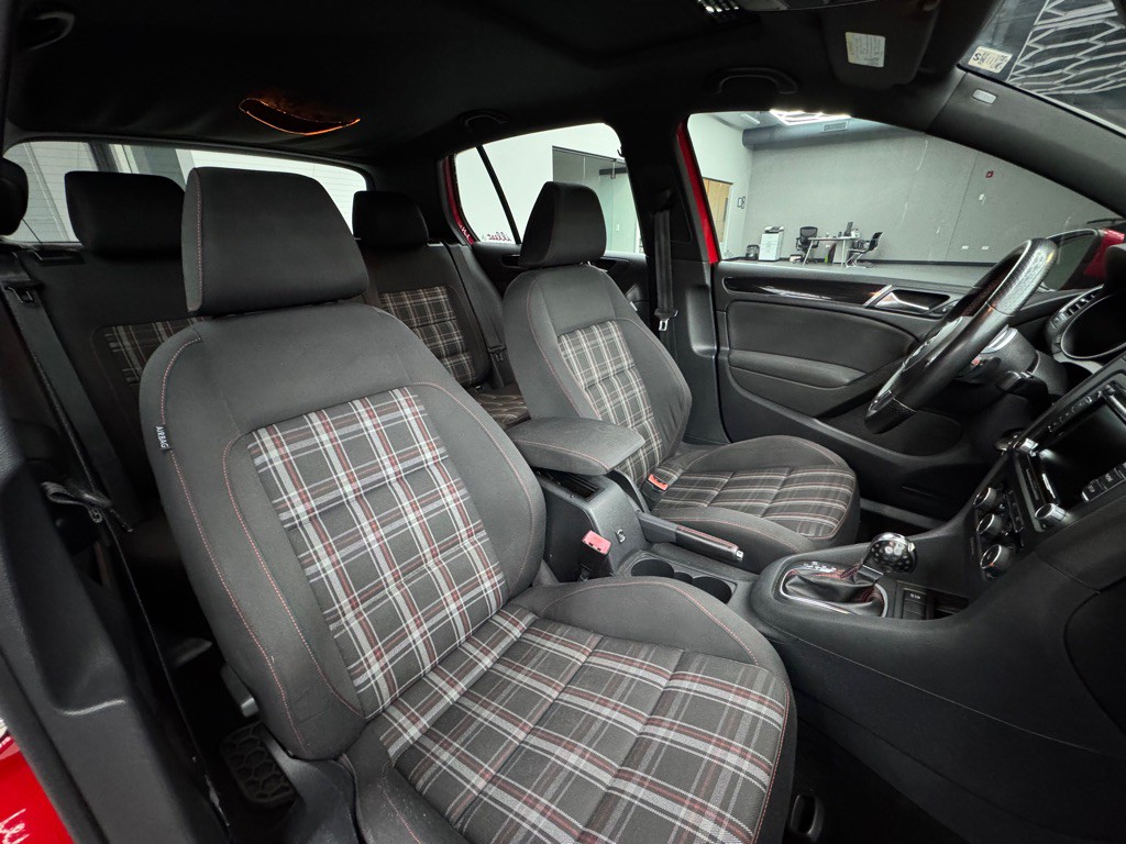 2013 Volkswagen GTI Image 21