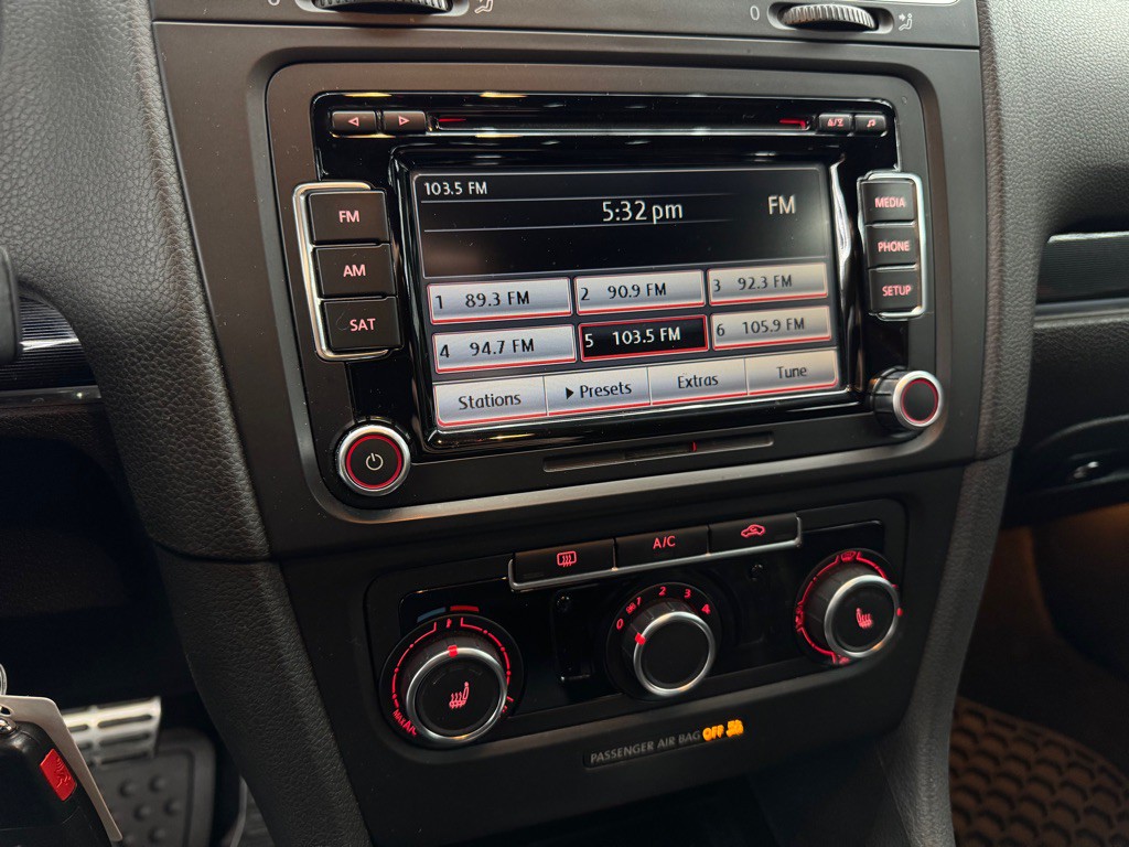 2013 Volkswagen GTI Image 23