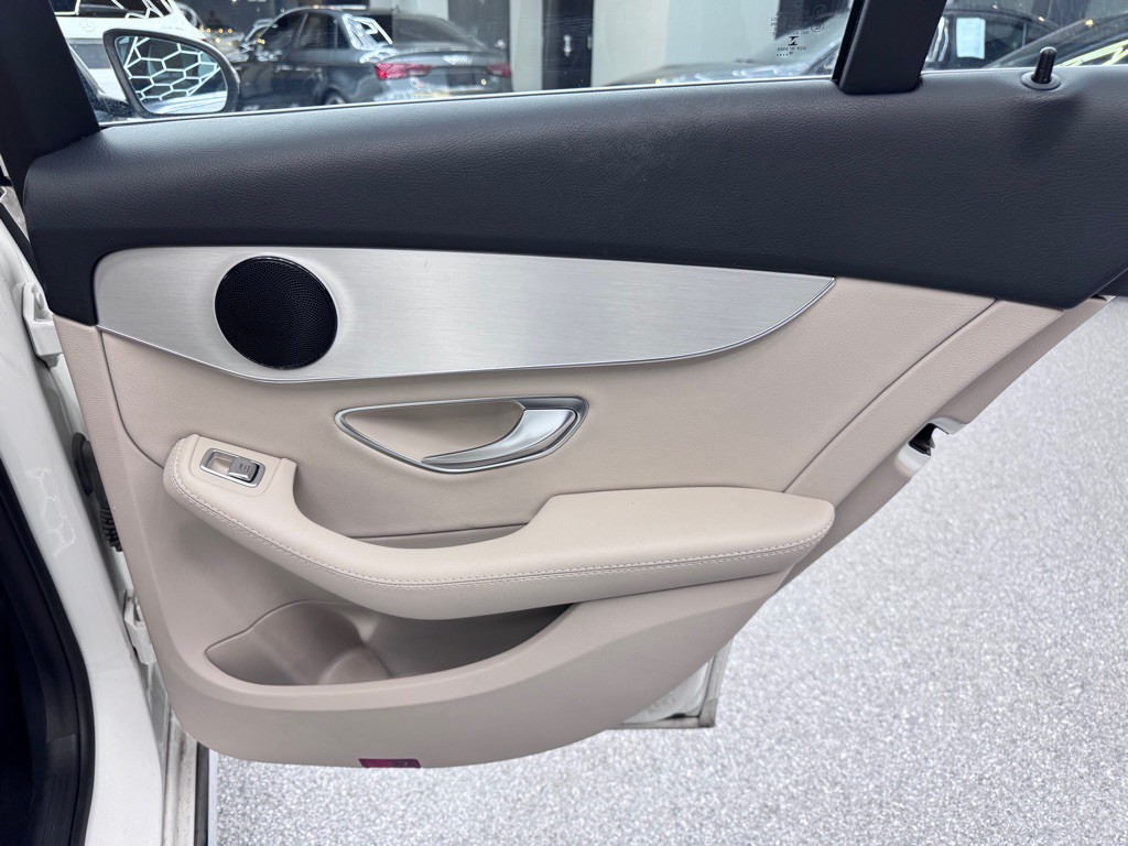 2019 Mercedes-Benz C-Class Image 23