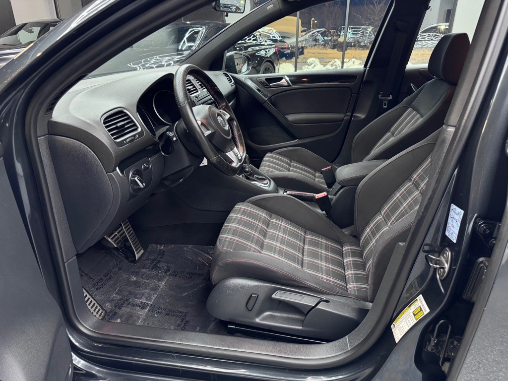 2012 Volkswagen GTI Image 13