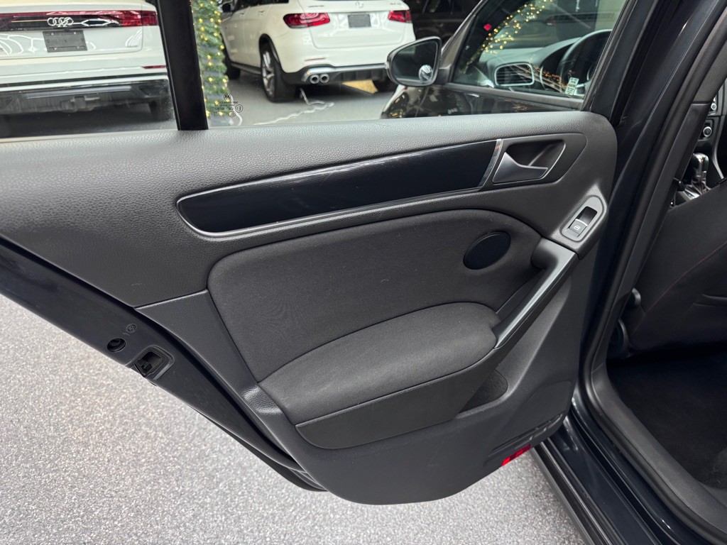 2012 Volkswagen GTI Image 15