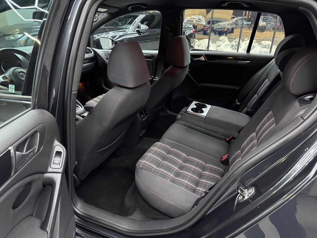 2012 Volkswagen GTI Image 16