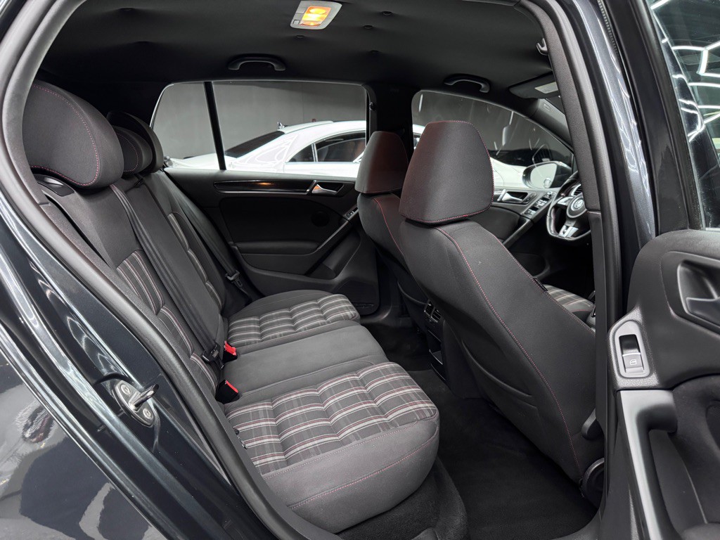 2012 Volkswagen GTI Image 19