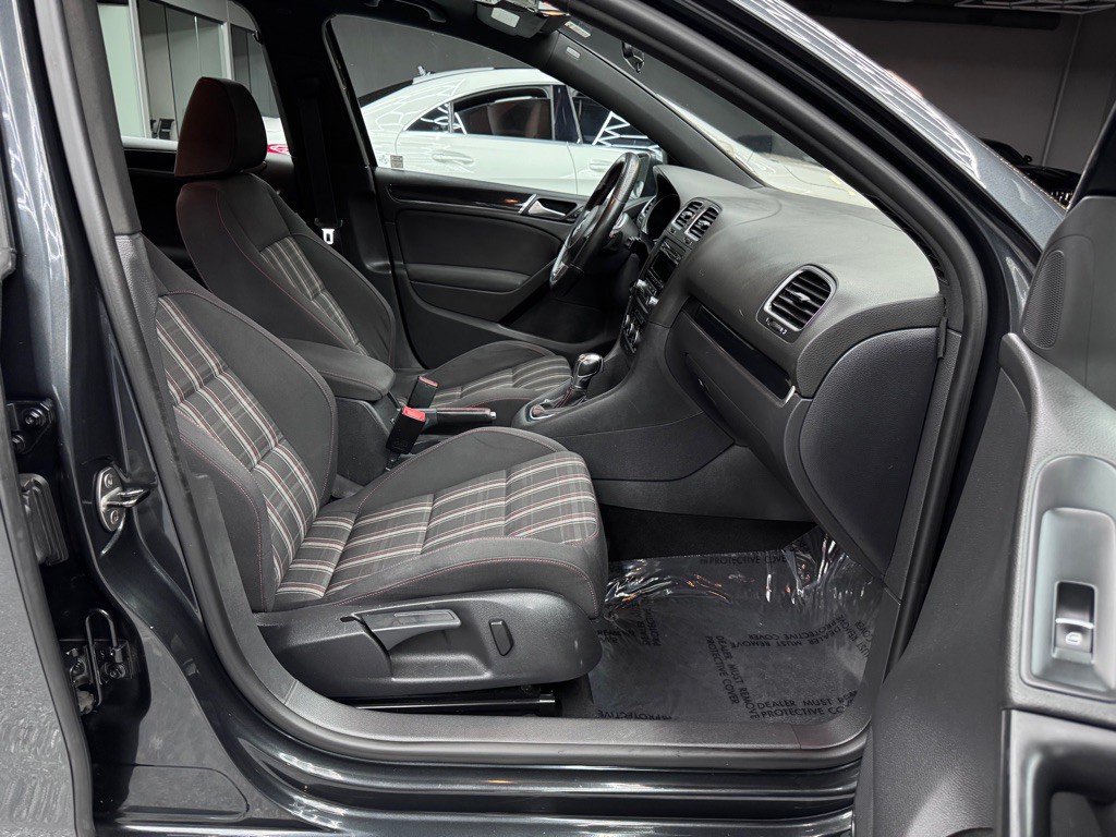 2012 Volkswagen GTI Image 21