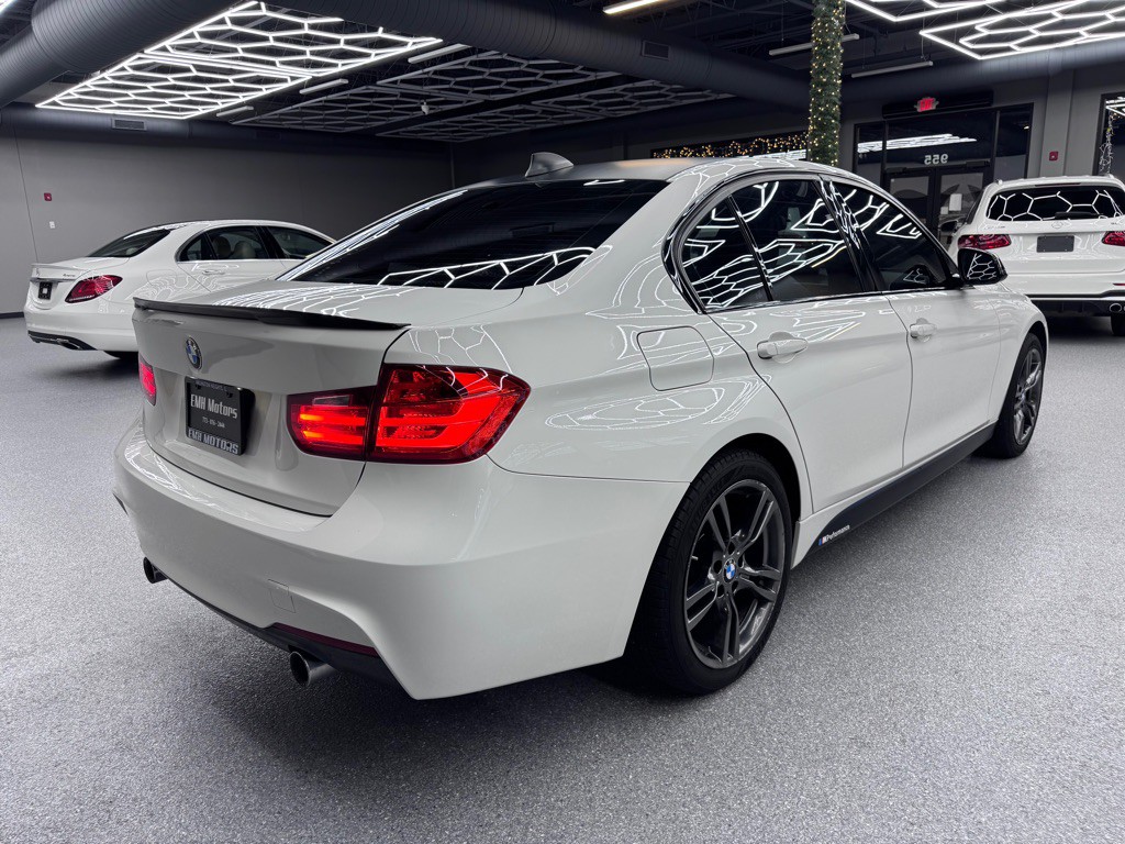 2015 BMW 3 Series Image 11