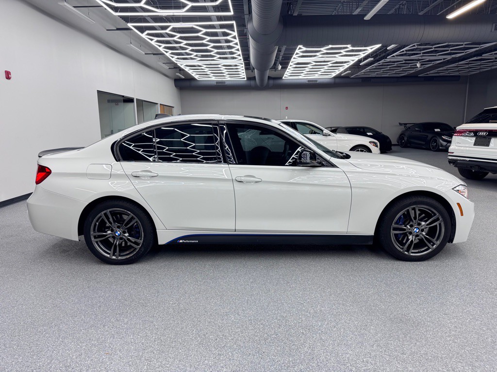 2015 BMW 3 Series Image 12