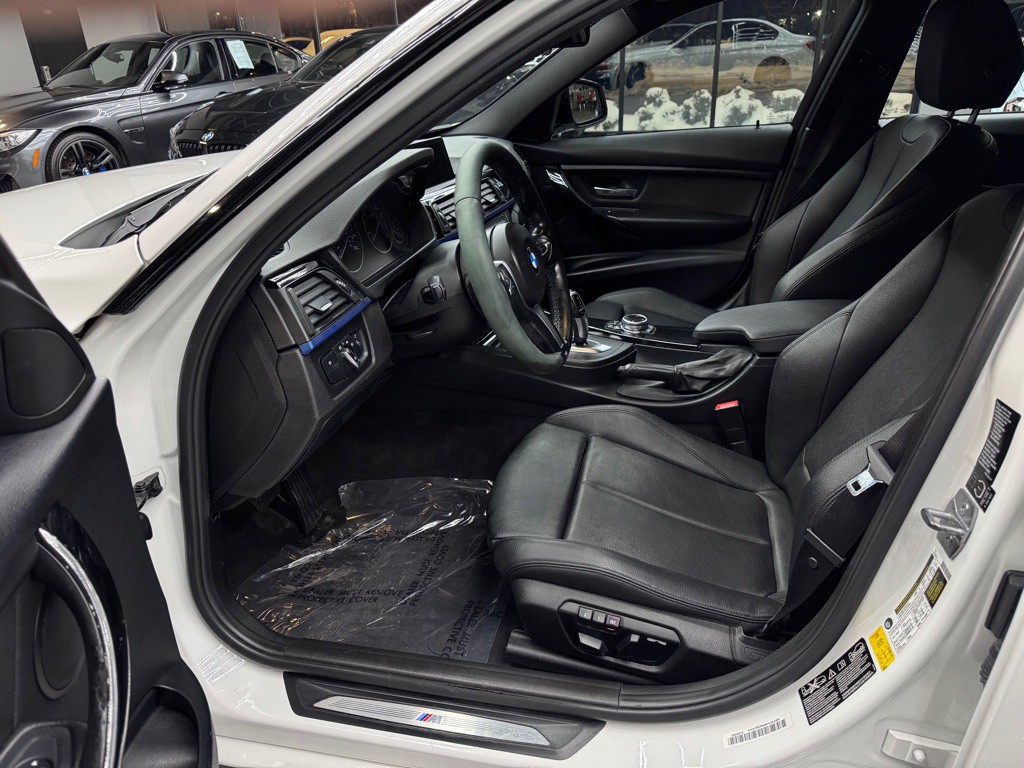 2015 BMW 3 Series Image 16