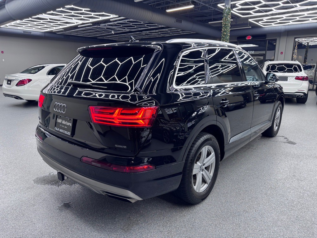 2017 Audi Q7 Image 11