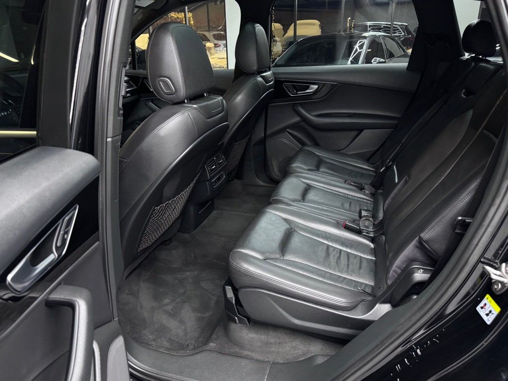 2017 Audi Q7 Image 17