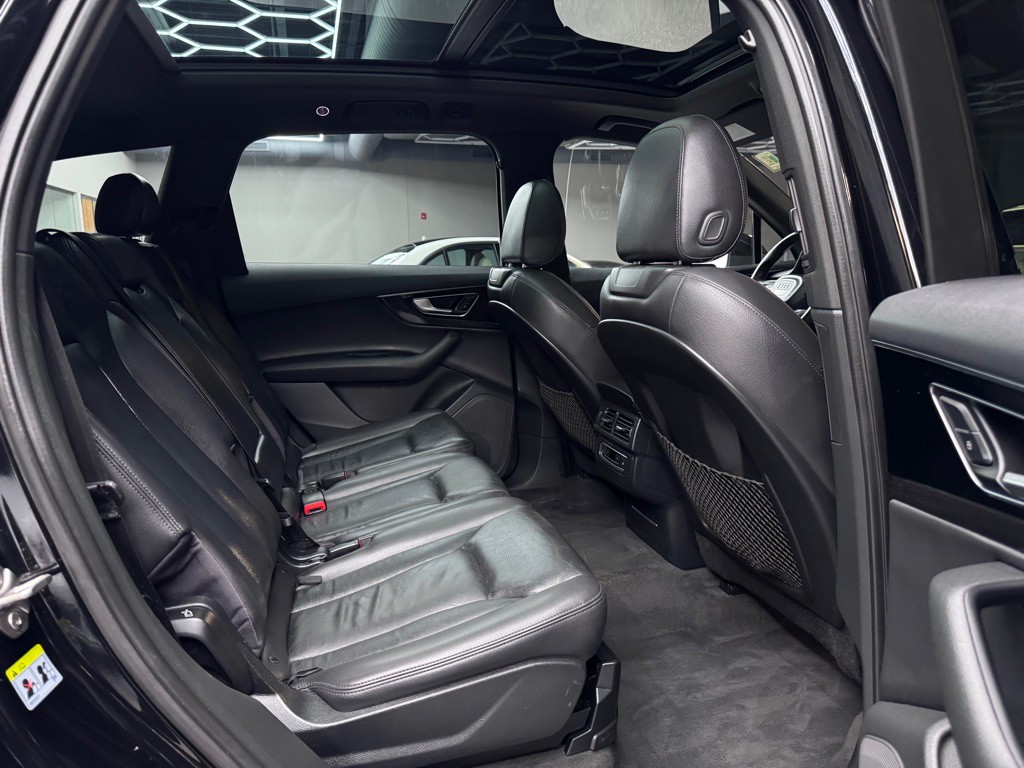 2017 Audi Q7 Image 21