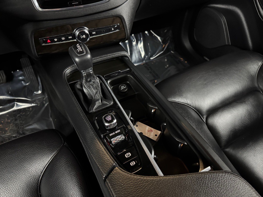 2018 Volvo XC90 Image 38