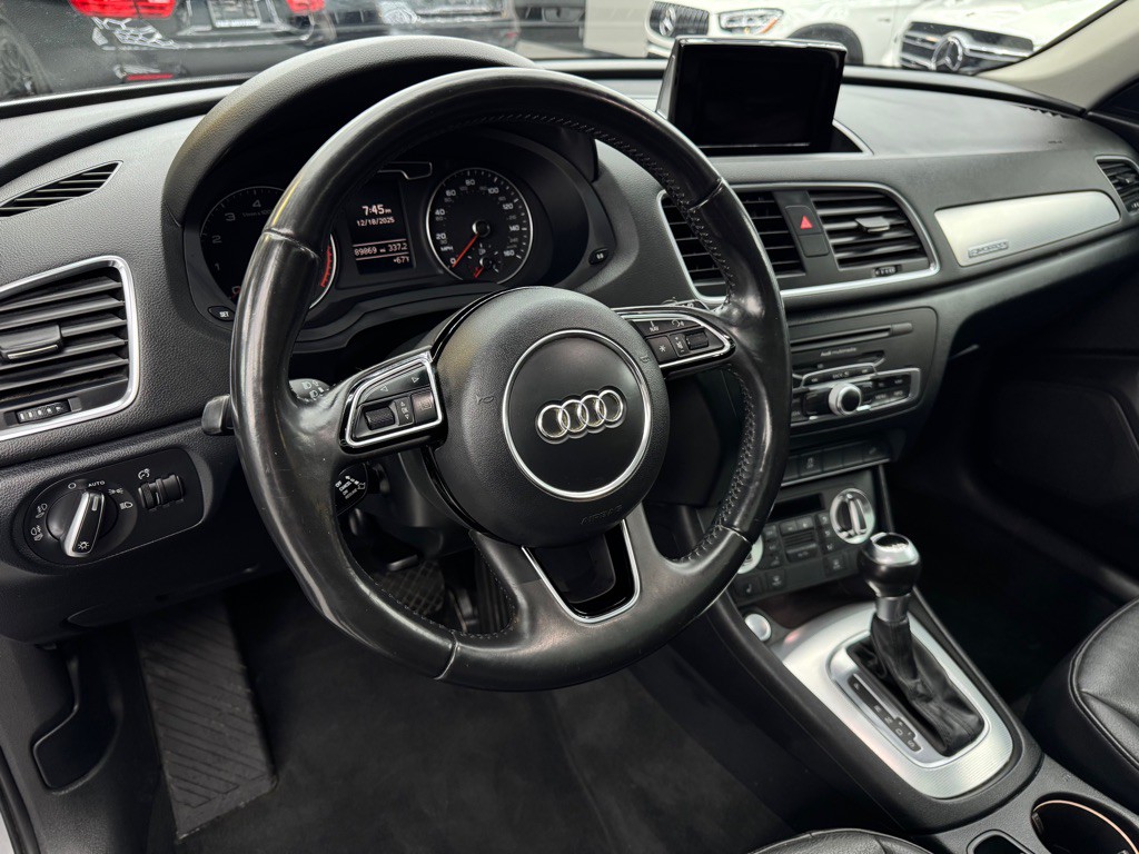 2015 Audi Q3 Image 16