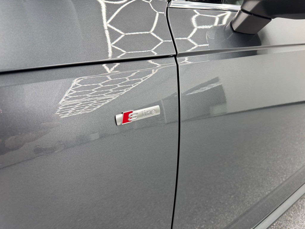 2018 Audi A4 Image 9