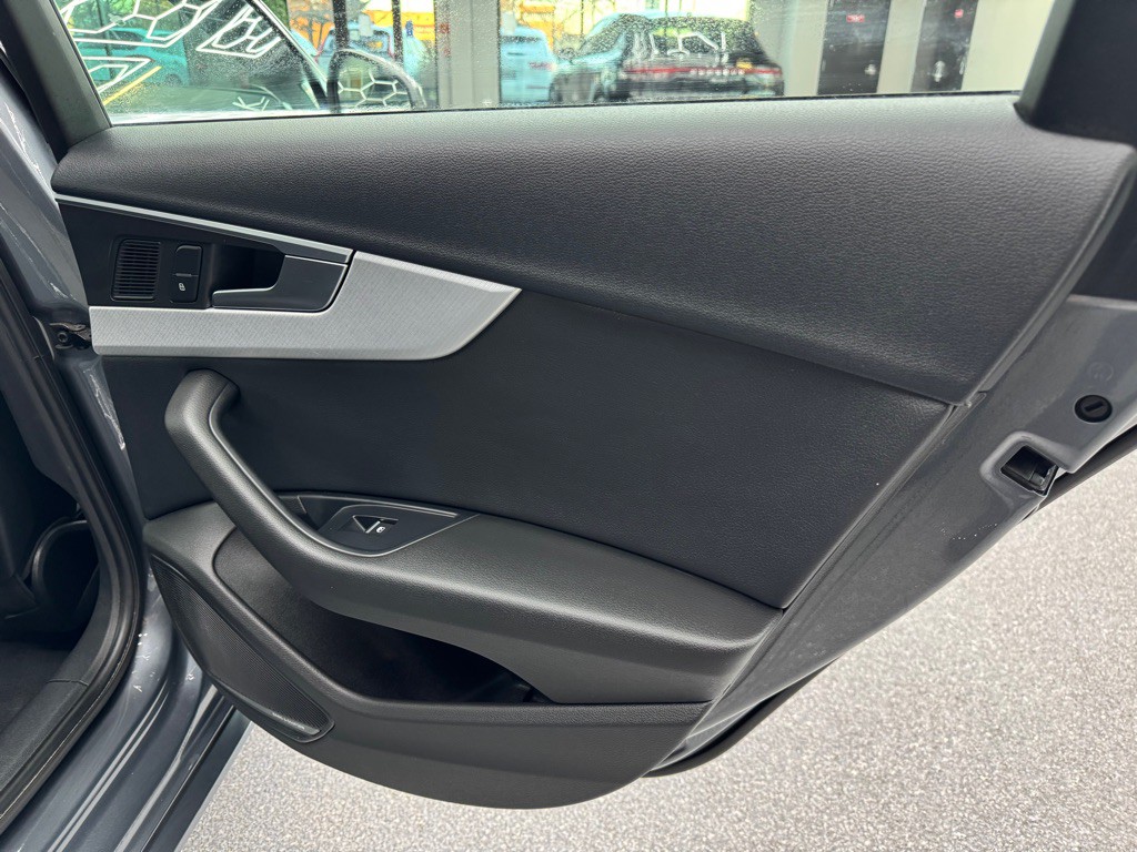 2018 Audi A4 Image 25