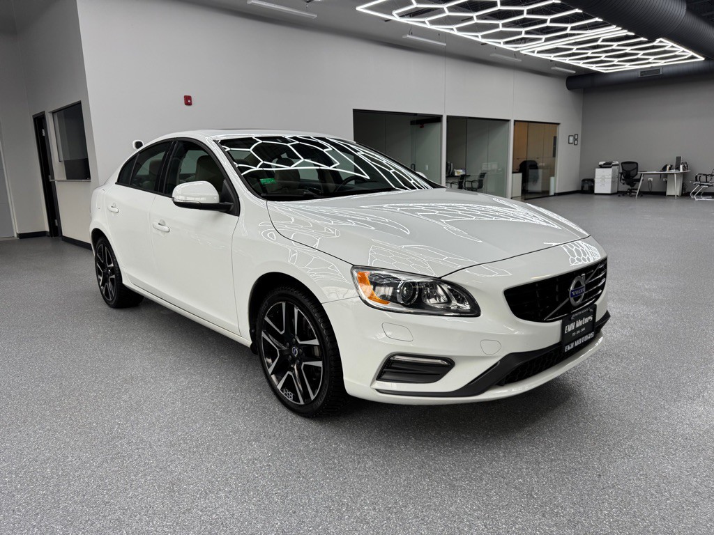 2017 Volvo S60 Image 1