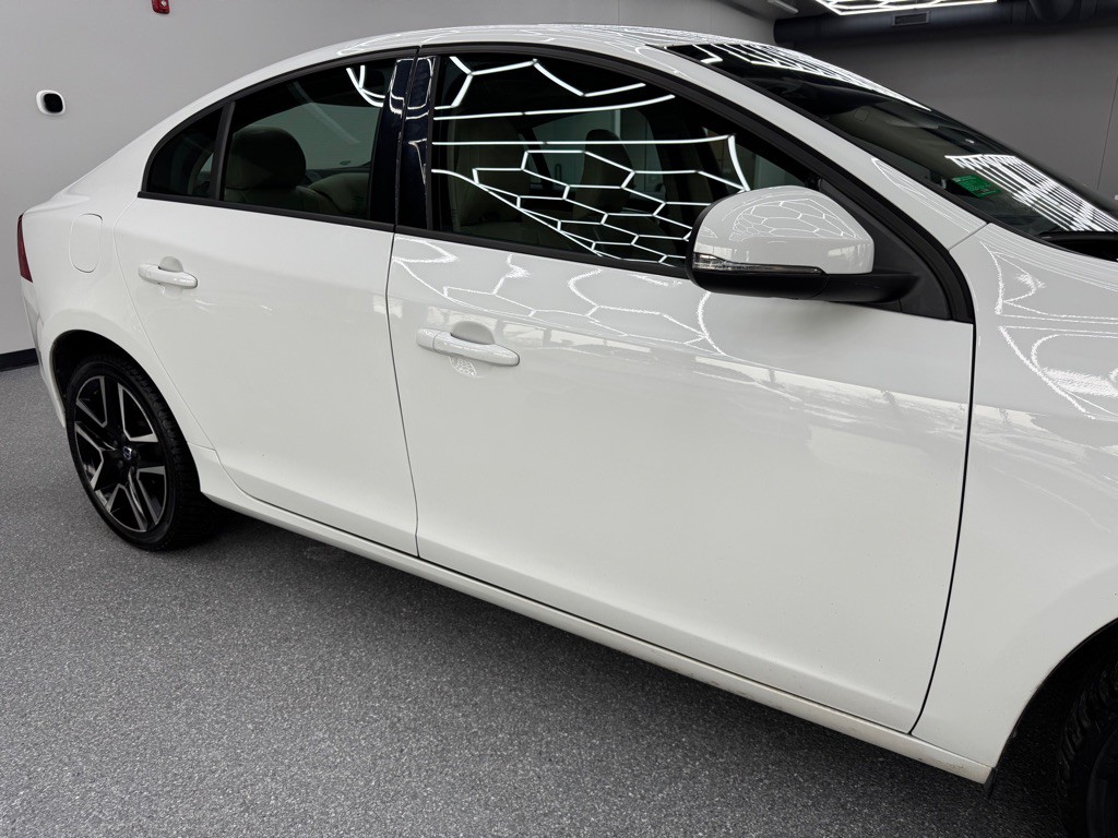 2017 Volvo S60 Image 3