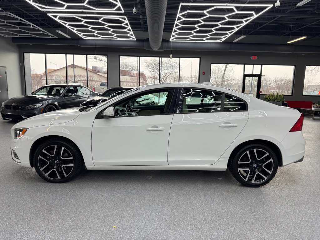 2017 Volvo S60 Image 9