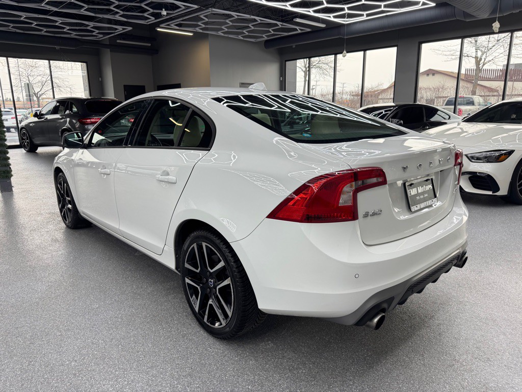 2017 Volvo S60 Image 10