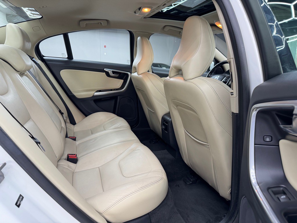 2017 Volvo S60 Image 23