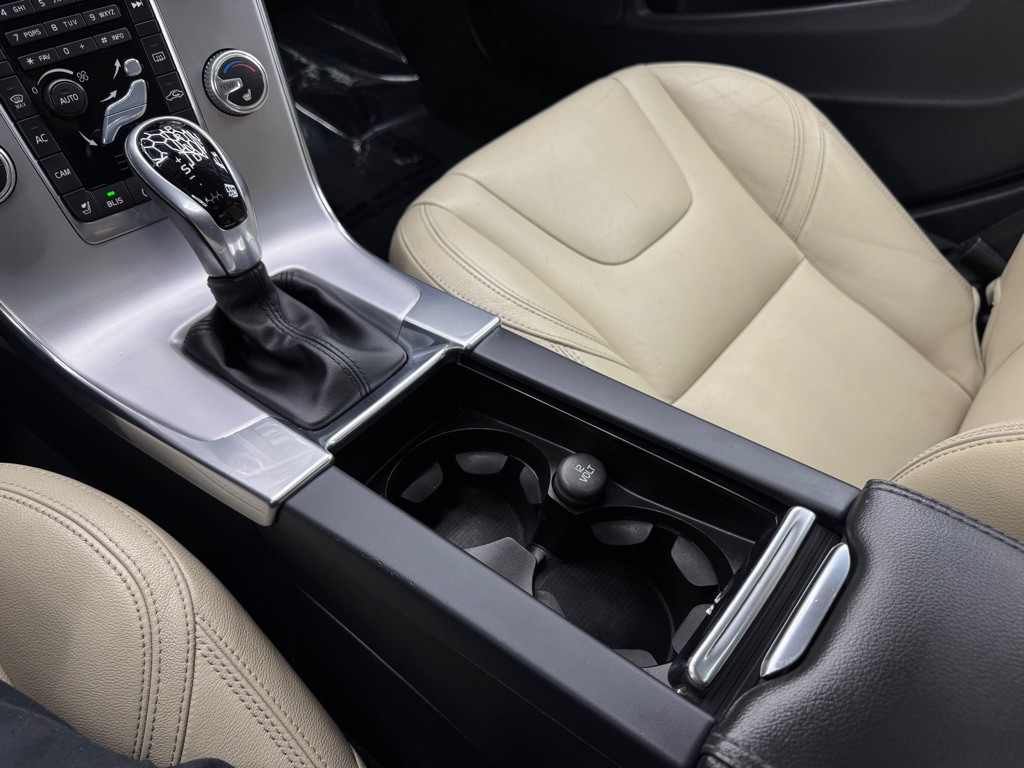 2017 Volvo S60 Image 33