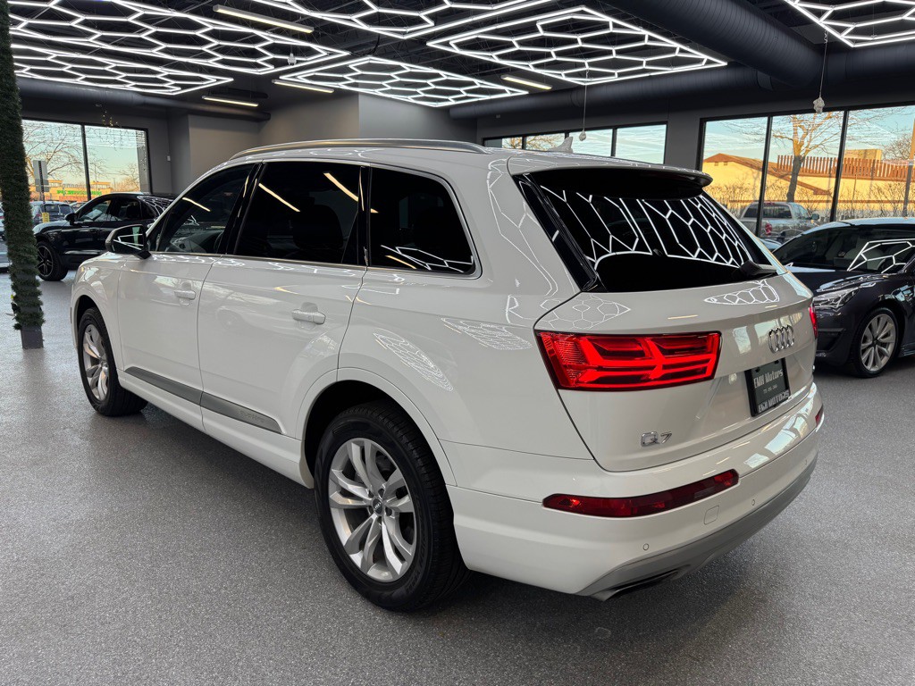 2018 Audi Q7 Image 10