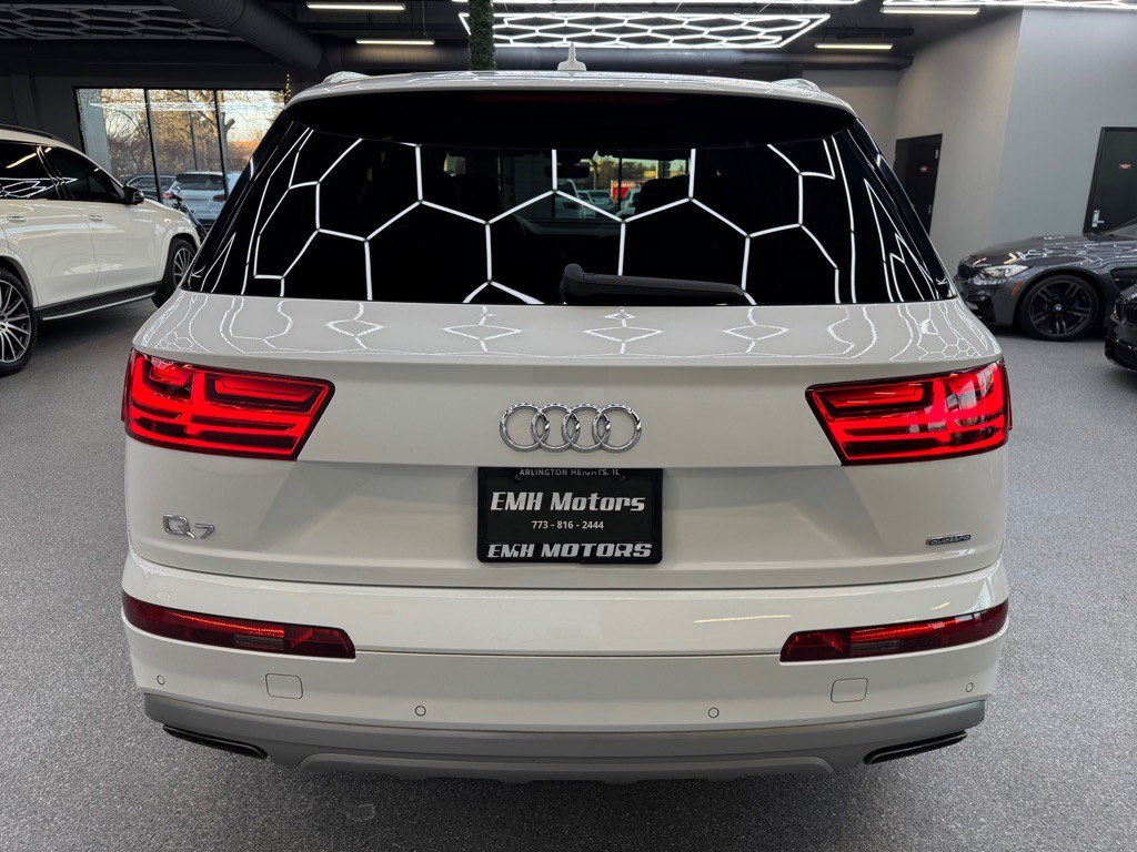 2018 Audi Q7 Image 11