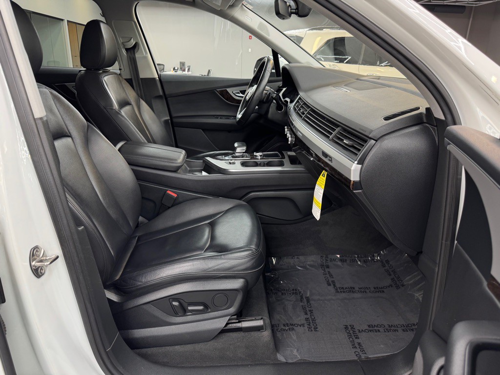 2018 Audi Q7 Image 32