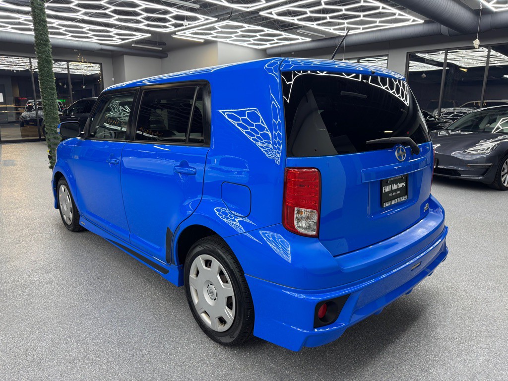 2011 Scion xB Image 8