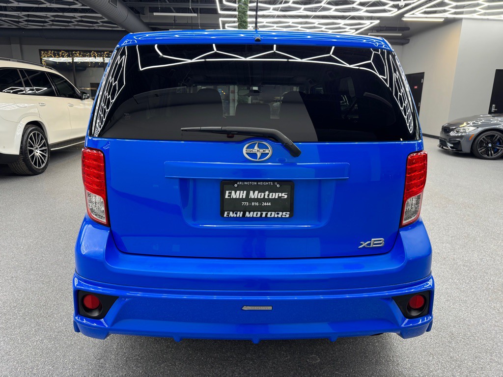 2011 Scion xB Image 9