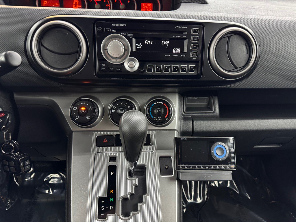 2011 Scion xB Image 27