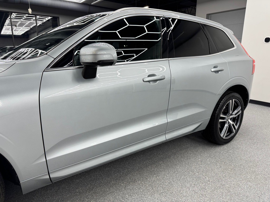 2018 Volvo XC60 Image 8