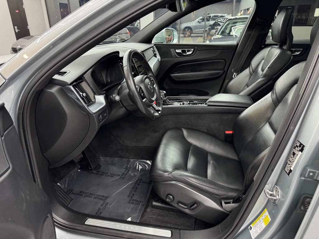 2018 Volvo XC60 Image 17