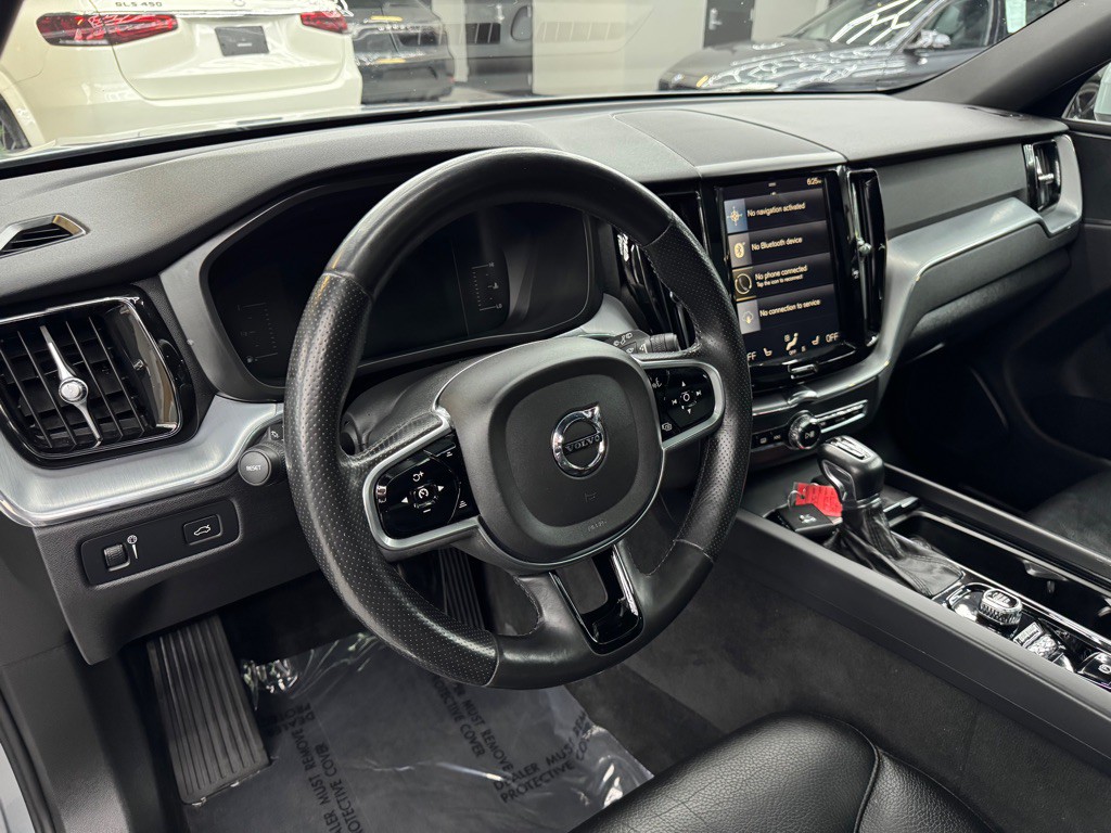 2018 Volvo XC60 Image 18