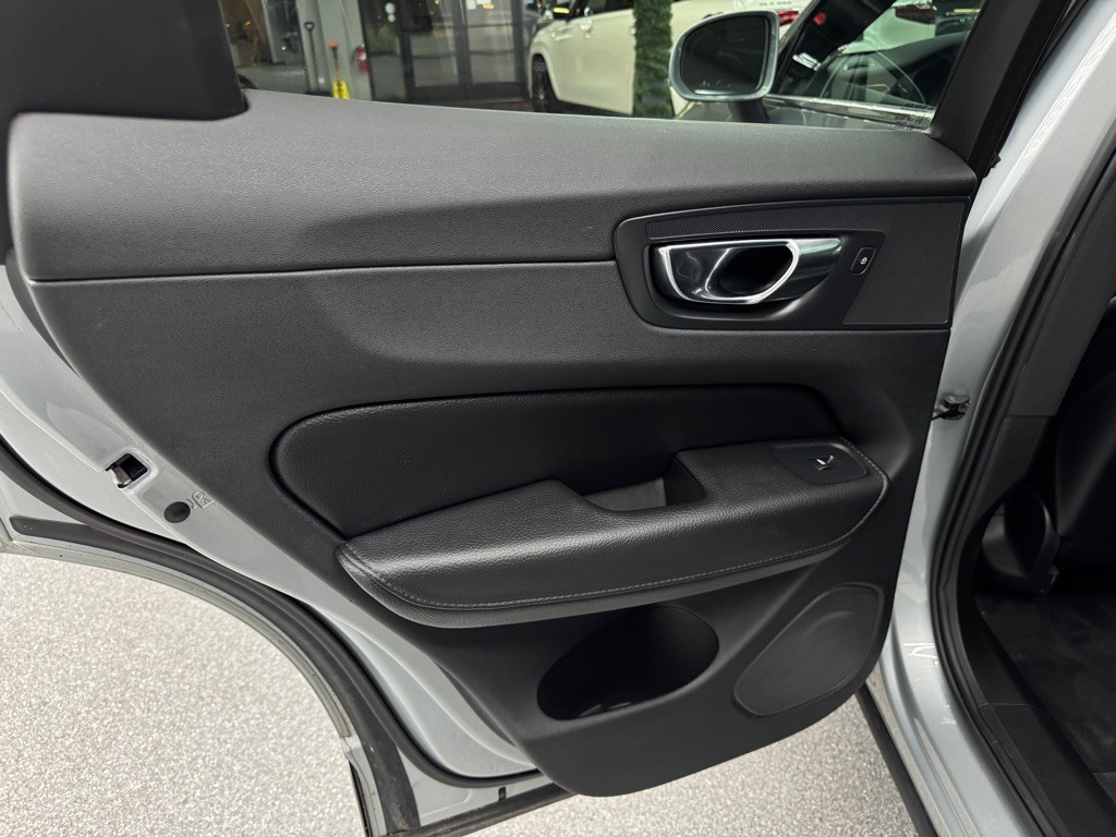 2018 Volvo XC60 Image 19