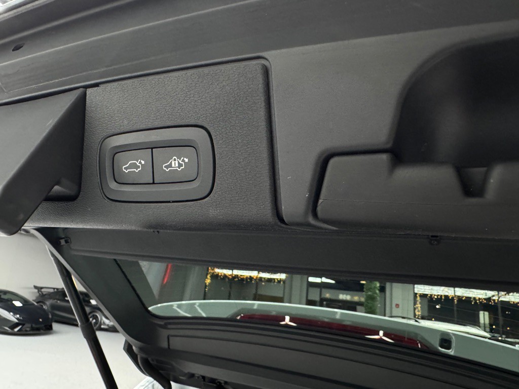 2018 Volvo XC60 Image 23