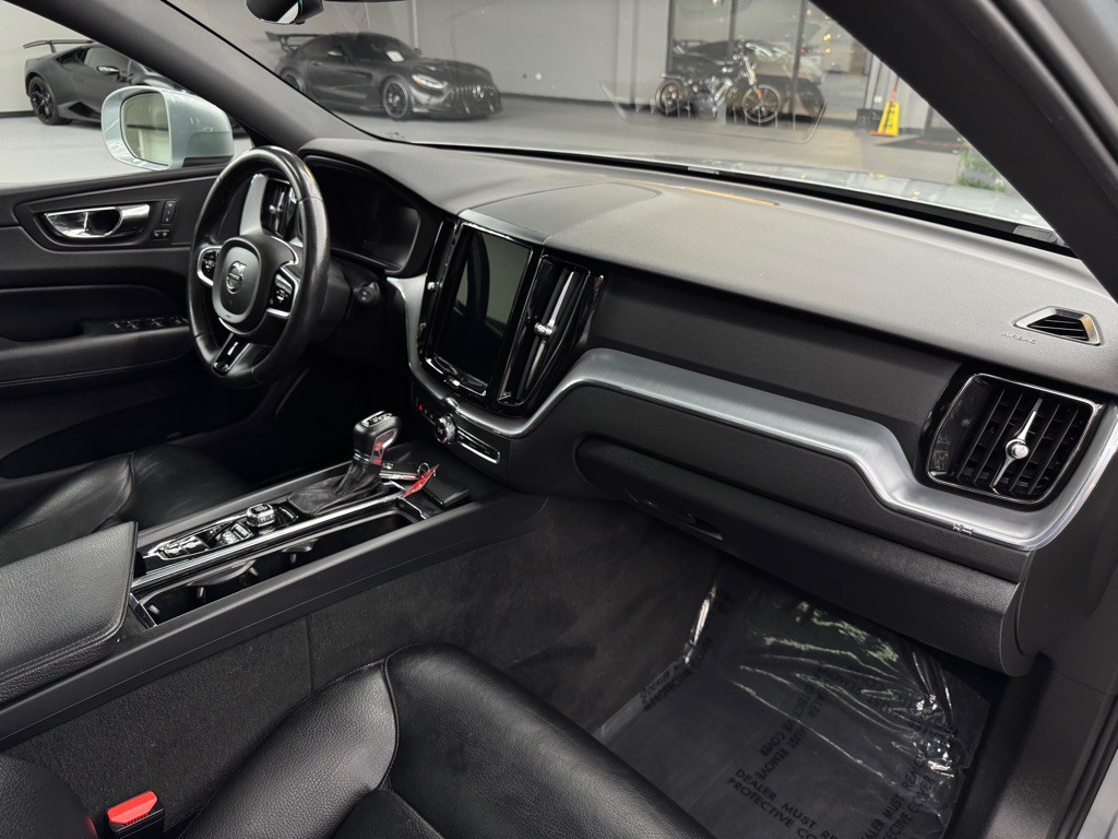 2018 Volvo XC60 Image 28