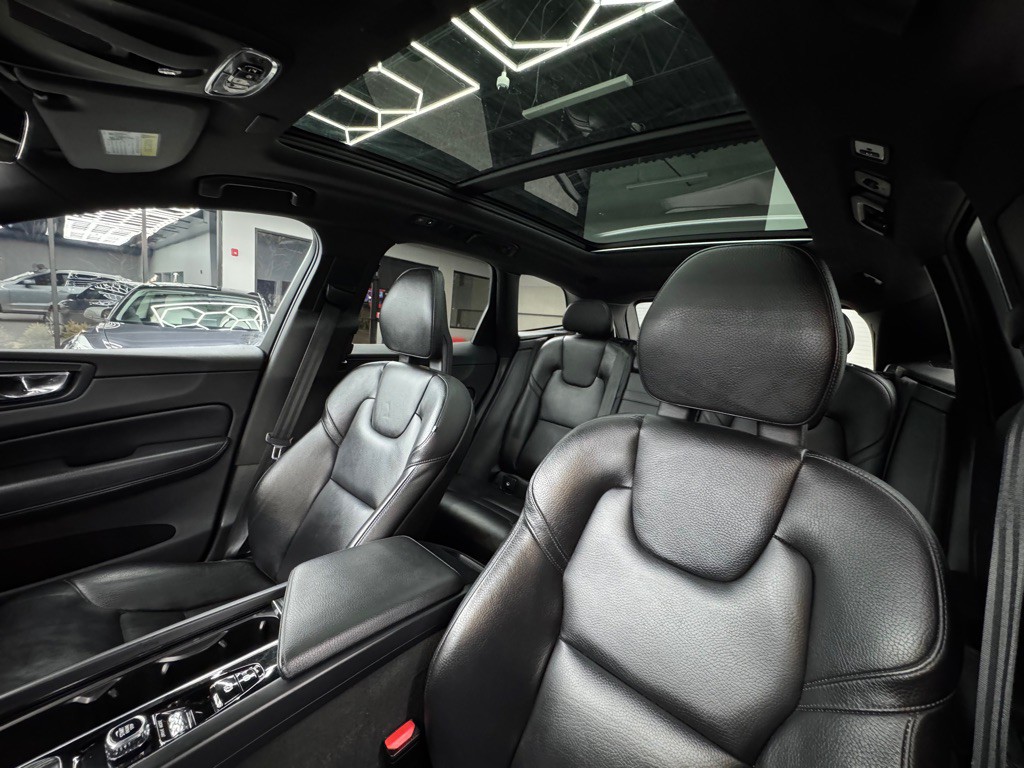 2018 Volvo XC60 Image 29