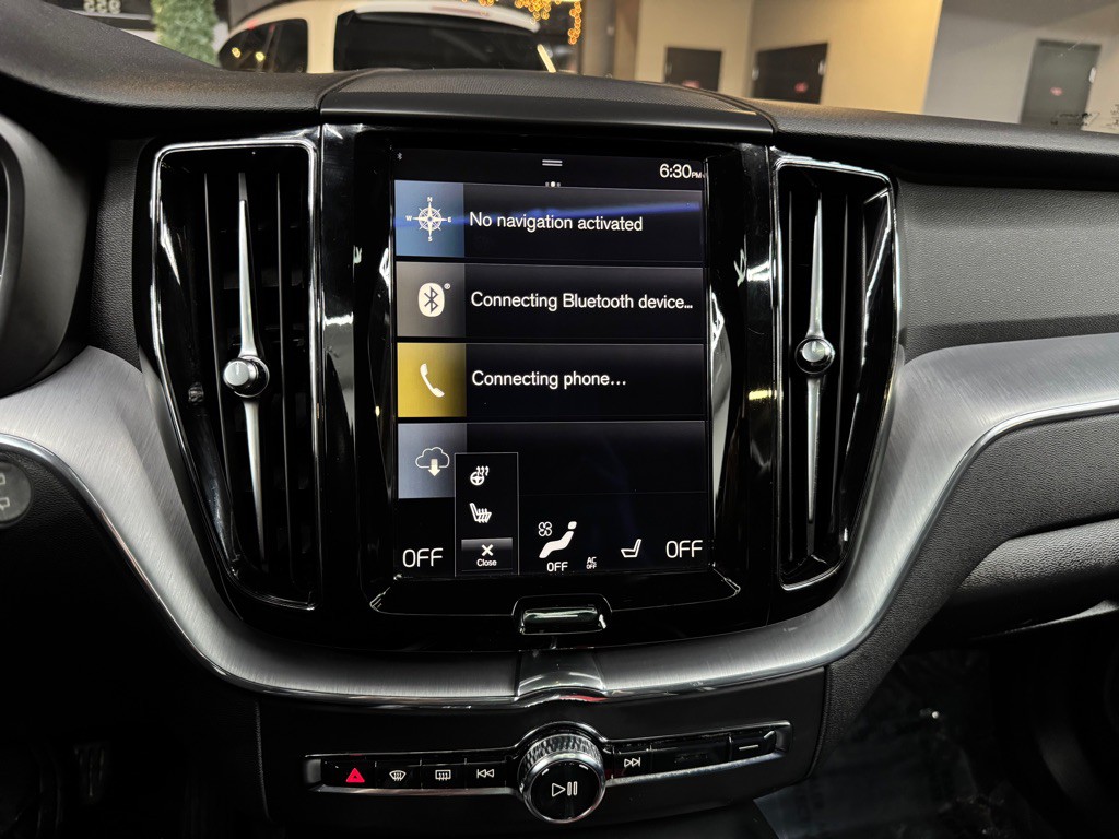 2018 Volvo XC60 Image 32