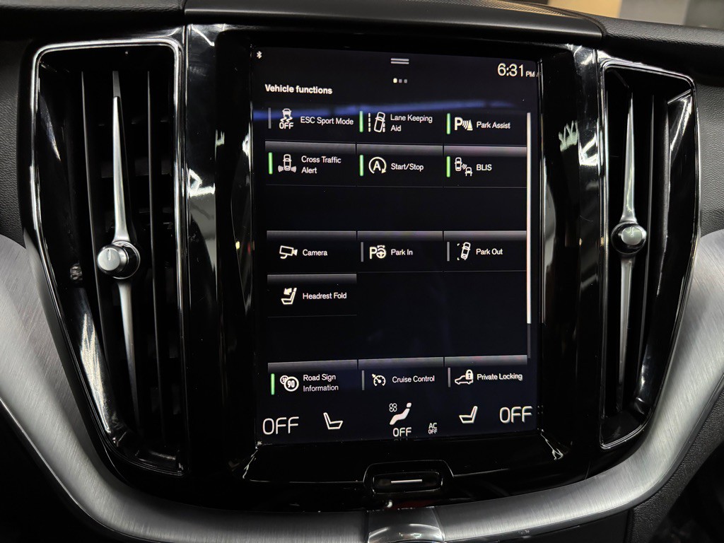 2018 Volvo XC60 Image 35