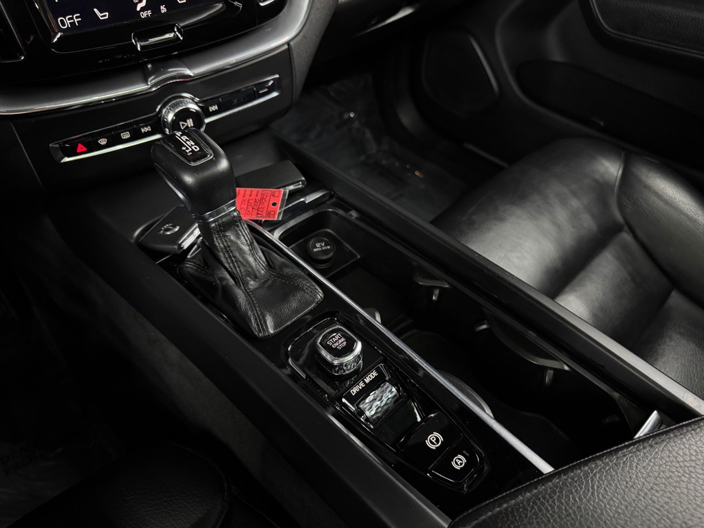 2018 Volvo XC60 Image 36